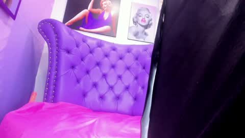sofia_dias online show from 04/18/26, 07:45