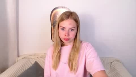 Snapshot of sofia_here chatting on 06/22/26, 12:02 Sofia here online show from 06/22/26, 12:02