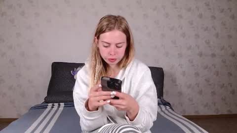Snapshot of sofia_here chatting on 07/13/26, 12:02 Sofia here online show from 07/13/26, 12:02