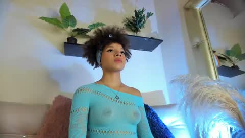 Snapshot of sofia_kay_ chatting on 04/28/26, 02:27 S O F I A online show from 04/28/26, 02:27