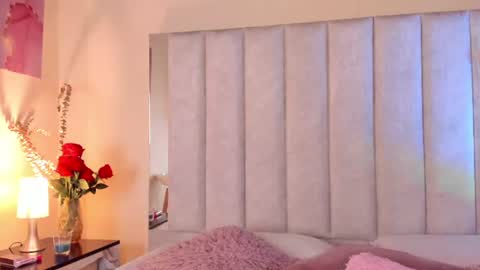 Snapshot of sofia_kay_ chatting on 07/21/26, 07:05 S O F I A online show from 07/21/26, 07:05