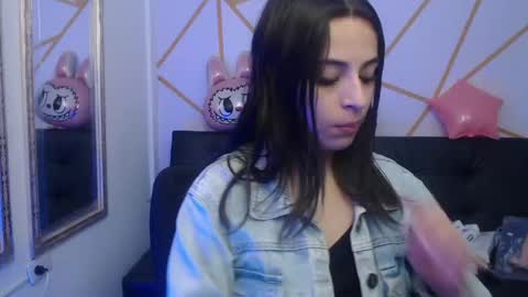 sofia_lara28 online show from 05/09/26, 08:25