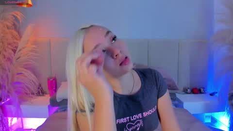 SOFIA PAMELA online show from 09/19/25, 07:25