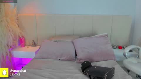 Snapshot of sofia_pamela chatting on 10/22/25, 07:24 SOFIA PAMELA online show from 10/22/25, 07:24