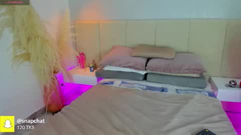 Snapshot of sofia_pamela chatting on 11/07/25, 07:03 SOFIA PAMELA online show from 11/07/25, 07:03