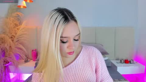 Snapshot of sofia_pamela chatting on 12/01/25, 07:19 SOFIA PAMELA online show from 12/01/25, 07:19