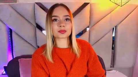 Snapshot of sofia_pamela_ chatting on 06/09/26, 07:03 online show from 06/09/26, 07:03