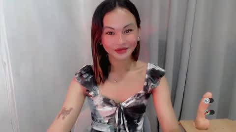 sofia_sweetheart18 online show from 12/02/25, 12:38
