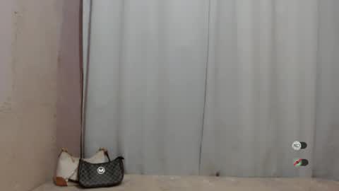 sofia_sweetheart18 online show from 04/15/26, 01:12