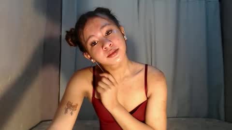 sofia_sweetheart18 online show from 05/15/26, 11:56