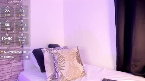 Snapshot of sofiaalarson chatting on 05/23/26, 02:06 sofiaalarson online show from 05/23/26, 02:06