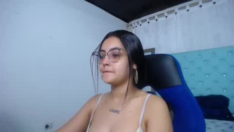 Sofia online show from 10/16/25, 01:23