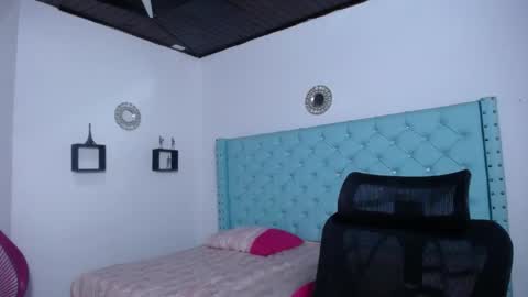 Sofia online show from 04/16/26, 11:33