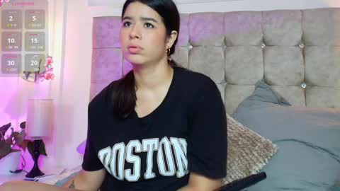 Snapshot of sofiabuitrago chatting on 05/13/26, 12:02 sofi online show from 05/13/26, 12:02