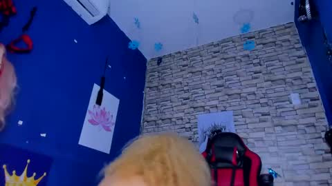 sofiacastillo01 online show from 02/14/25, 10:04