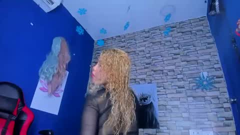 sofiacastillo01 online show from 03/10/25, 12:48