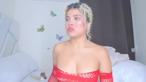 sofiacastillo01 online show from 03/27/26, 05:56