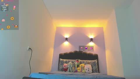 Sofia online show from 10/19/25, 04:24