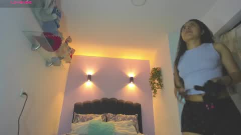 Snapshot of sofiaclaus_19 chatting on 06/23/26, 04:32 Sofia online show from 06/23/26, 04:32
