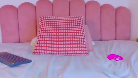 SOFIA DIAMOND  online show from 06/27/26, 07:46