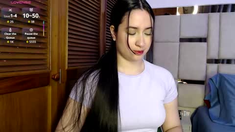 sofiaduque_26 online show from 05/11/26, 07:55