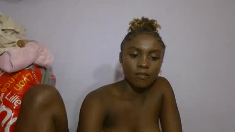 sofia online show from 04/11/26, 03:49