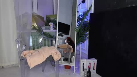 Sofia online show from 10/31/25, 05:41