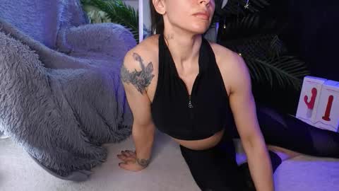 Sofia online show from 12/19/25, 05:03