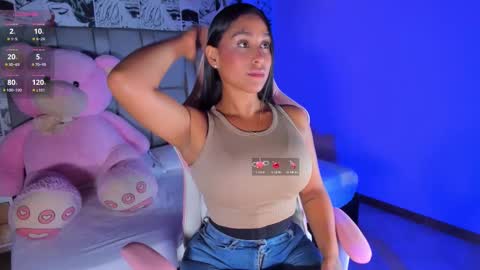 Sofia  online show from 11/25/25, 09:04