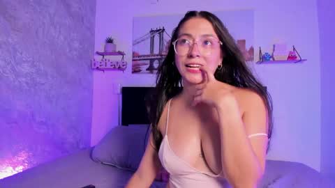 sofialujan_ online show from 04/28/26, 11:21