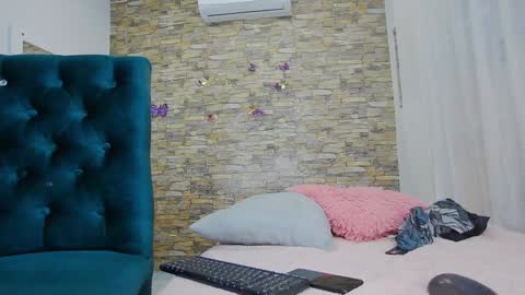 Snapshot of sofianena chatting on 01/19/25, 06:42 love online show from 01/19/25, 06:42