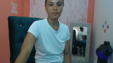 Snapshot of sofianena chatting on 03/06/25, 07:43 love online show from 03/06/25, 07:43