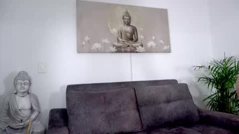 Sofia  online show from 11/12/25, 12:05