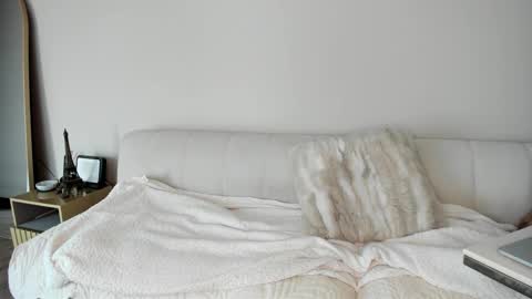 SOFIA   online show from 02/10/26, 09:52