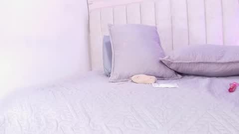 Sofia Velez  online show from 02/27/26, 11:54