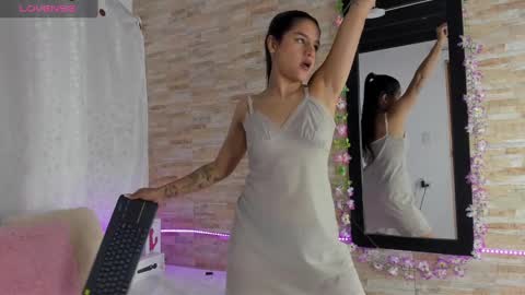 Danna Sofia online show from 01/12/25, 01:11