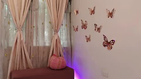 Snapshot of sofibelladelavega chatting on 06/15/26, 07:05 Sofi Bella online show from 06/15/26, 07:05