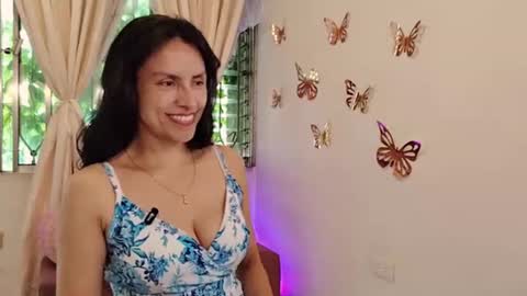 Snapshot of sofibelladelavega chatting on 06/20/26, 07:05 Sofi Bella online show from 06/20/26, 07:05
