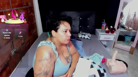 Vicky  online show from 01/06/26, 10:52