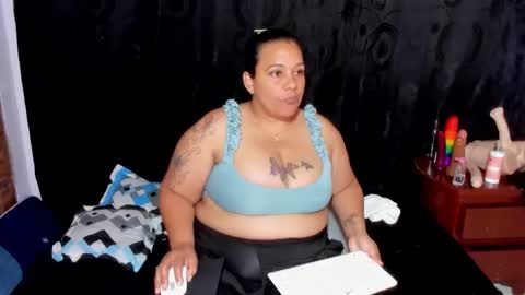 Snapshot of sofie_storm chatting on 03/18/26, 05:38 Vicky online show from 03/18/26, 05:38