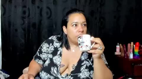 Snapshot of sofie_storm chatting on 04/22/26, 11:01 Vicky online show from 04/22/26, 11:01