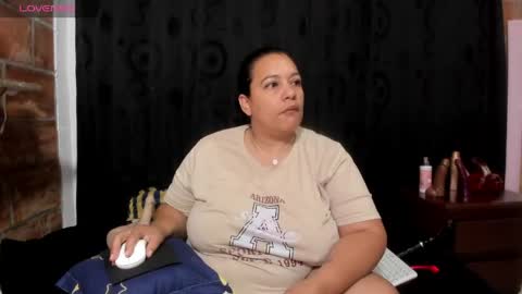 Snapshot of sofie_storm chatting on 05/04/26, 11:17 Vicky online show from 05/04/26, 11:17