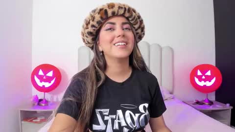 sofiebunnie online show from 10/31/25, 01:39