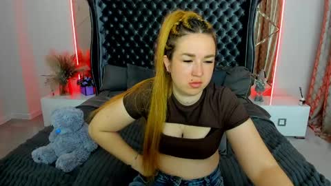 sofii_darling online show from 04/18/26, 05:00