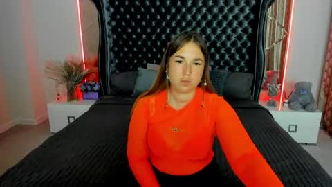 Snapshot of sofii_darling chatting on 07/19/26, 04:33 sofii_darling online show from 07/19/26, 04:33