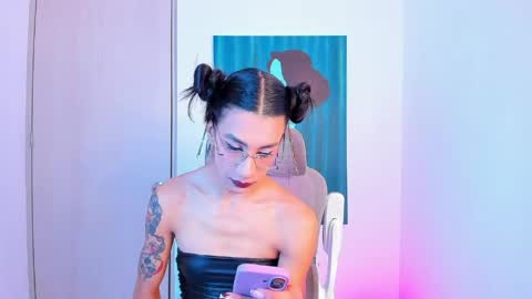 Sofi online show from 04/21/26, 04:01