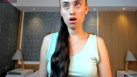 Sofiia  Everyday From 1400 to 2200 Col Time online show from 12/19/25, 07:32