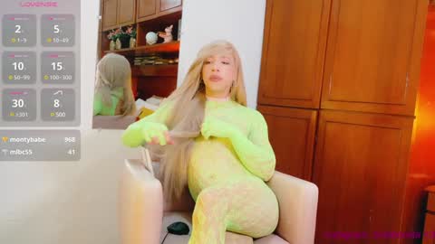 Snapshot of sofiiboniita_ chatting on 01/20/25, 07:25 Sofa bonita  online show from 01/20/25, 07:25