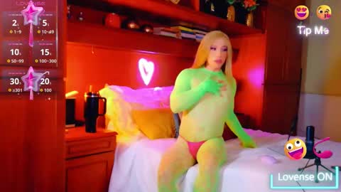 Snapshot of sofiiboniita_ chatting on 09/19/25, 02:02 Sofa bonita  online show from 09/19/25, 02:02