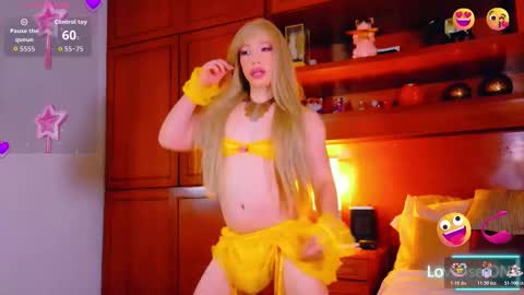 Snapshot of sofiiboniita_ chatting on 10/30/25, 02:24 Sofa bonita  online show from 10/30/25, 02:24